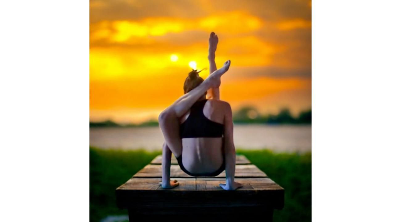 Liberar peso a Través de Ashtanga Vinyasa Yoga.