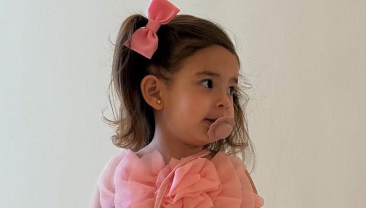 El desopilante y gracioso momento de celos que protagonizó Sarah Burlando con su sobrino, Beltrán, por una banana