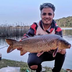 A casi un mes del inicio del verano, el mar es una de las principales atracciones del pescador. También el sur suma adeptos con la temporada truchera.