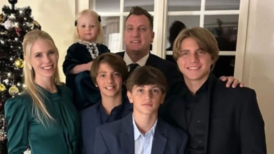Maxi López y sus cuatro hijos