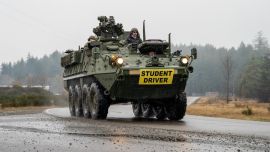 Los 350 CV del nuevo blindado: todo sobre el VCBR Stryker que llega a la Argentina