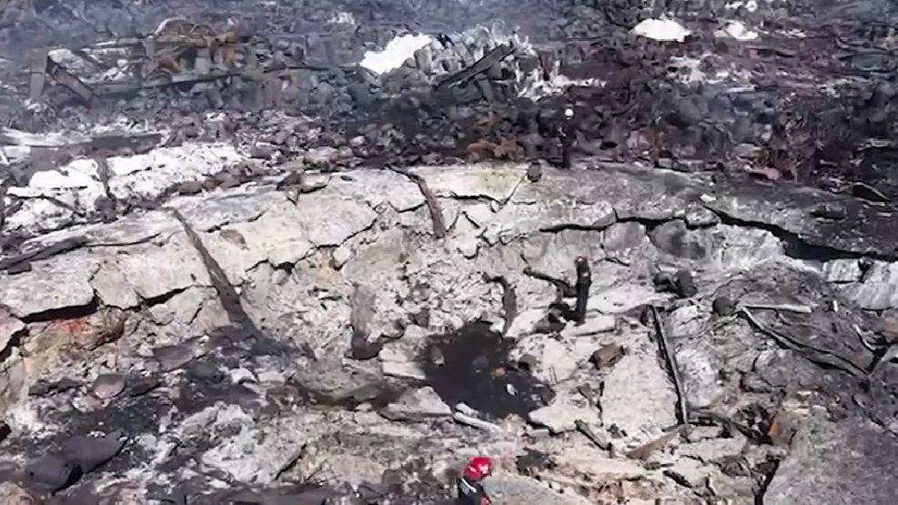 A una semana de la explosión en Ezeiza, un cráter muestra la magnitud del desastre - Image 3