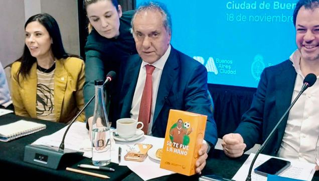 211125_scioli_yerba_mano_presidencia_g