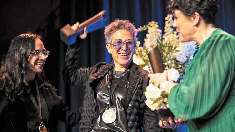 22_11_2025_gabriela_cabezon_national_book_award_cedoc_g