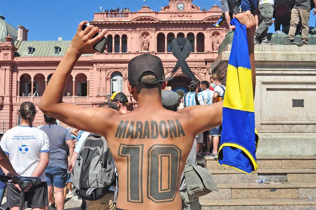 D10s después de Diego: del duelo a la canonización popular | Perfil