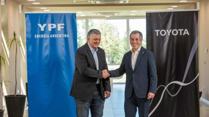 YPF y Toyota renuevan su alianza estratégica por cuatro años e impulsan la producción de autos argentinos
