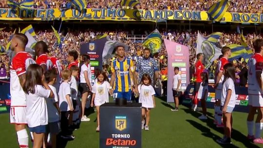 Espaldazo de Estudiantes de La Plata a Rosario Central