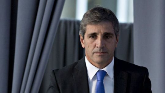 “Lo único que saben hacer”: Luis Caputo apuntó a un municipio por aumentar una tasa “Lo único que saben hacer”: Luis Caputo apuntó a un municipio por aumentar una tasa