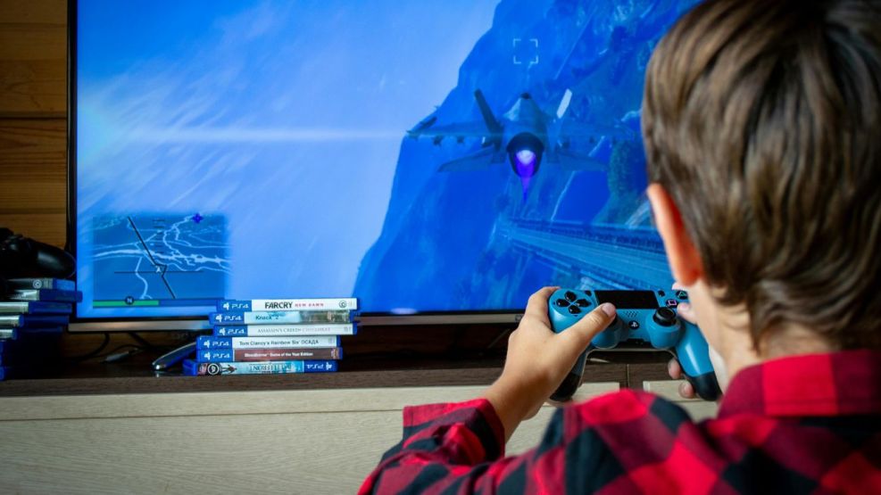 Especialistas advierten sobre las consecuencias de las plataformas de juegos para niños y adolescentes