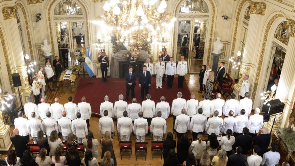Javier Milei encabezó la entrega de Sables las Fuerzas Armadas