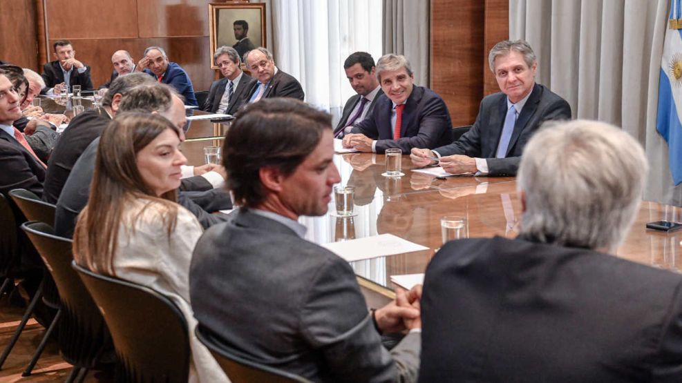 Caputo recibió a empresarios de la Cámara de Comercio Argentino-Británica - Image 3