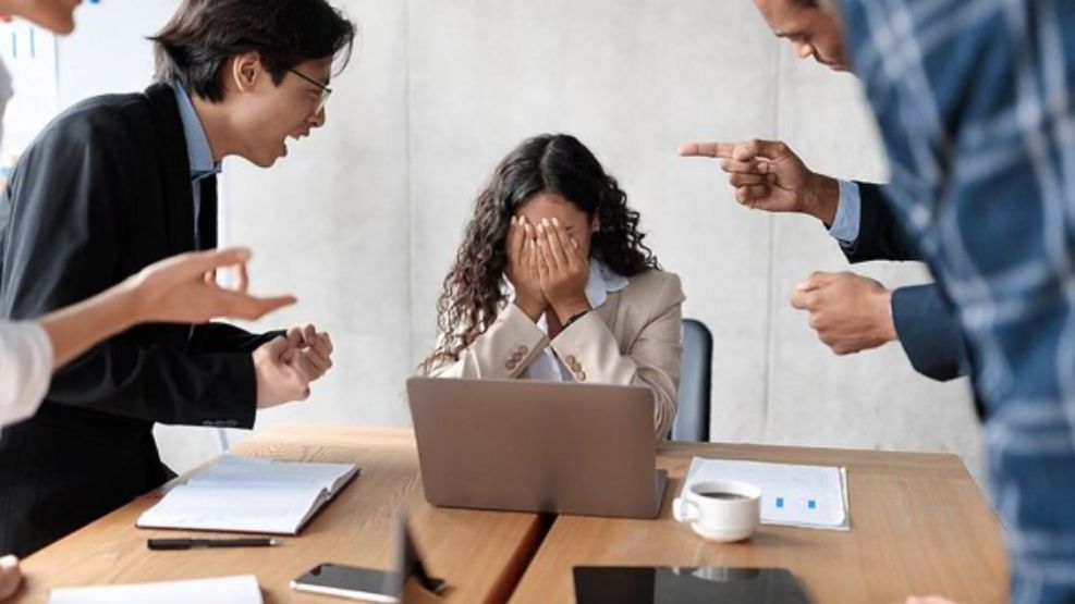 Violencia contra la mujer en el trabajo