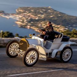 El Mercedes de 35 CV cumplió 125 años.