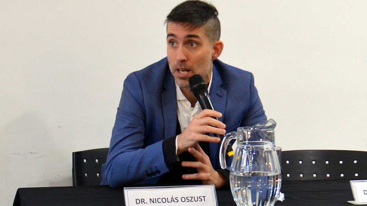 Nicolás Oszust, abogado querellante, durante una entrevista
