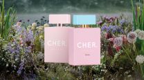 CHER DIECIOCHO redefine la experiencia beauty con su fragancia Spritz y su primer Peptide Lip Balm