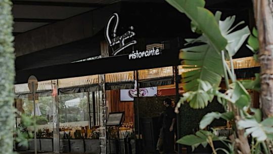 El dueño de un emblemático restaurante porteño dice que debe cerrar por un juicio laboral