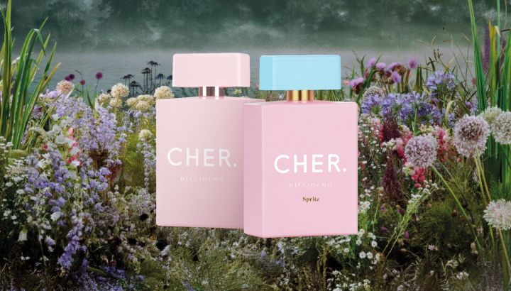 CHER DIECIOCHO redefine la experiencia beauty con su fragancia Spritz y su primer Peptide Lip Balm