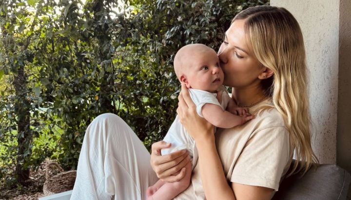 Eva Bargiela celebró el primer mes de vida de su hijo con una tierna y pícara foto