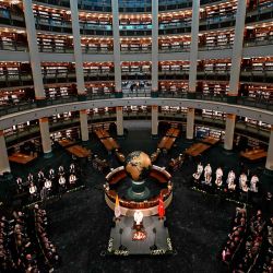 El Papa León XIV habla frente al presidente turco Tayyip Erdogan durante una reunión con autoridades, en la Biblioteca Nacional del Palacio Presidencial en Ankara. Foto de Andreas SOLARO / AFP | Foto:AFP