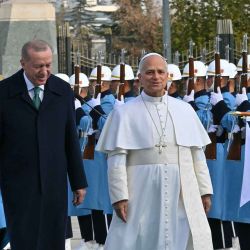 El Papa León XIV es recibido por el presidente de Turquía, Recep Tayyip Erdogan, en el Palacio Presidencial en Ankara. Foto de Andreas SOLARO / AFP | Foto:AFP