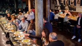 Barra de Pintxos en Sagardi.