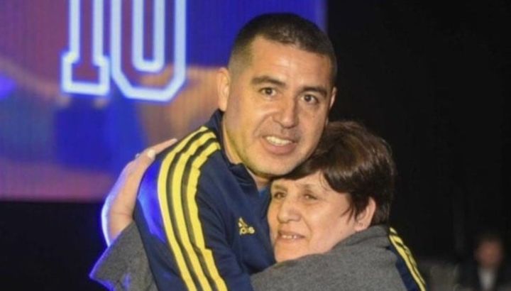 Juan Román Riquelme le cumplió el sueño a su madre y le presentó a Marco Antonio Solís: su reacción