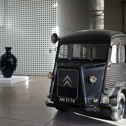 Exhibiciones de arte presentadas durante la inauguración de la exposición Art Vital de Ulay/Marina Abramovic en el Museo de Arte Moderno de Liubliana Cukrarna. Foto de Jure Makovec / AFP | Foto:AFP