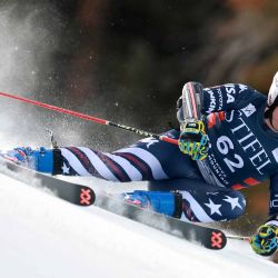 Patrick Kenney, del equipo estadounidense, compite en el eslalon gigante masculino durante la Copa Stifel Copper 2025. Foto de Sean M. Haffey / AFP | Foto:AFP