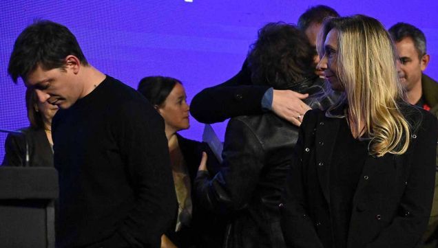 Santiago Caputo y Karina Milei