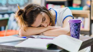 29_11_2025_escuela_adolescente_freepick_g