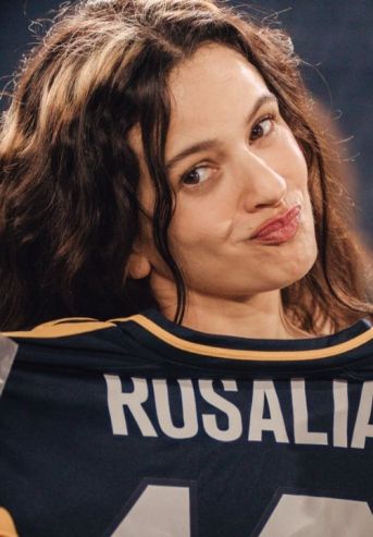 Rosalía con la camiseta de Boca