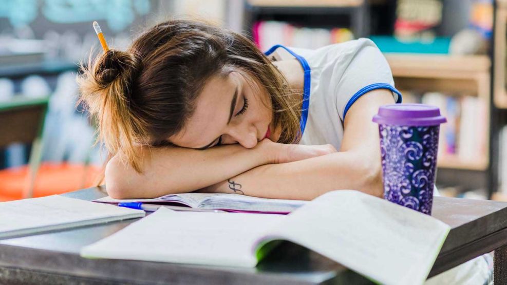 29_11_2025_escuela_adolescente_freepick_g