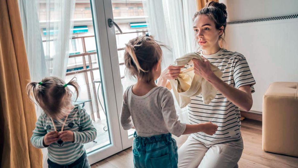 291125_madre_hijo_cuidado_hogar_shutterstock_g