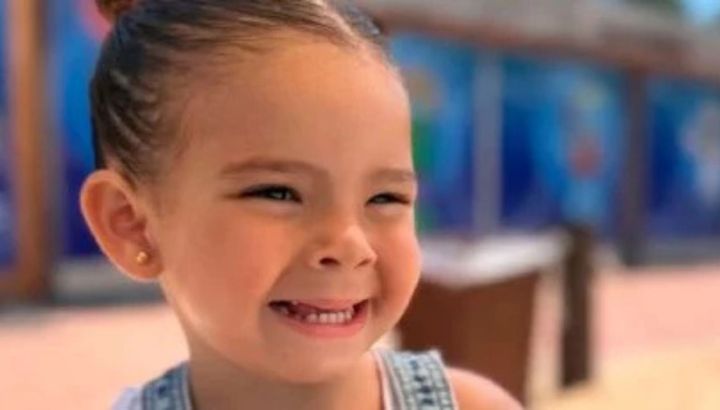 El tierno look de Sarah Burlando que se robó todas las miradas en el bautismo de su sobrino Beltrán