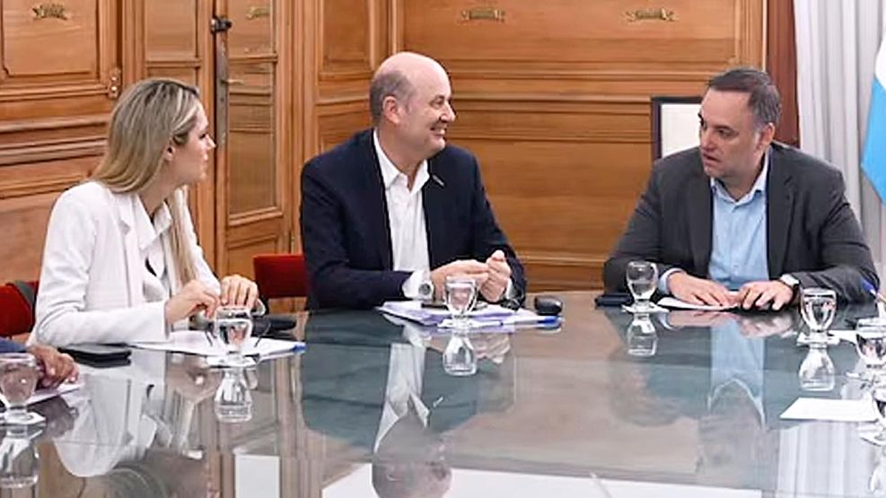 301125_sturzenegger_adorni_presidencia_g