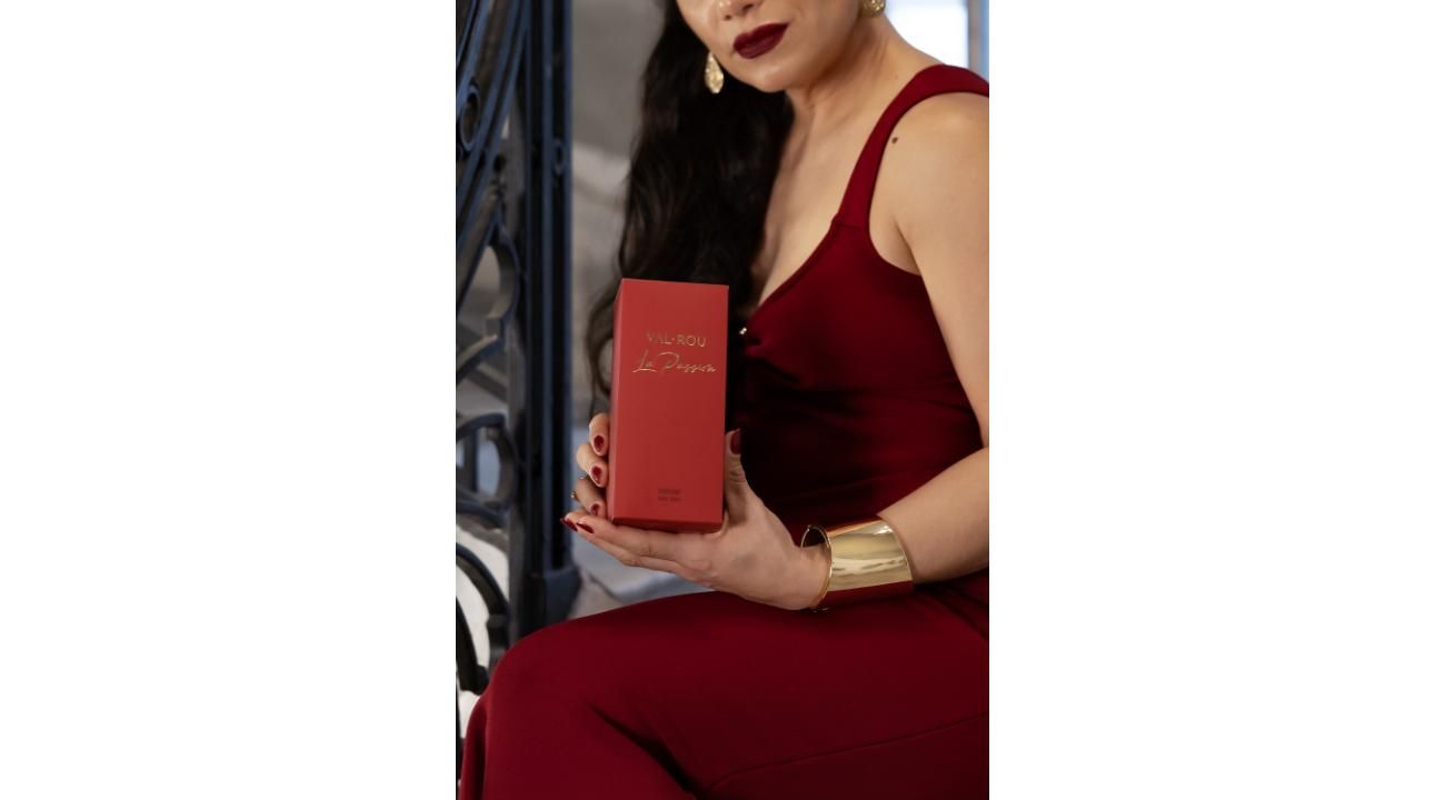 Azucena Ocampos, creadora de VAL-ROU presentándonos su nueva fragancia para ellas “La Passion”