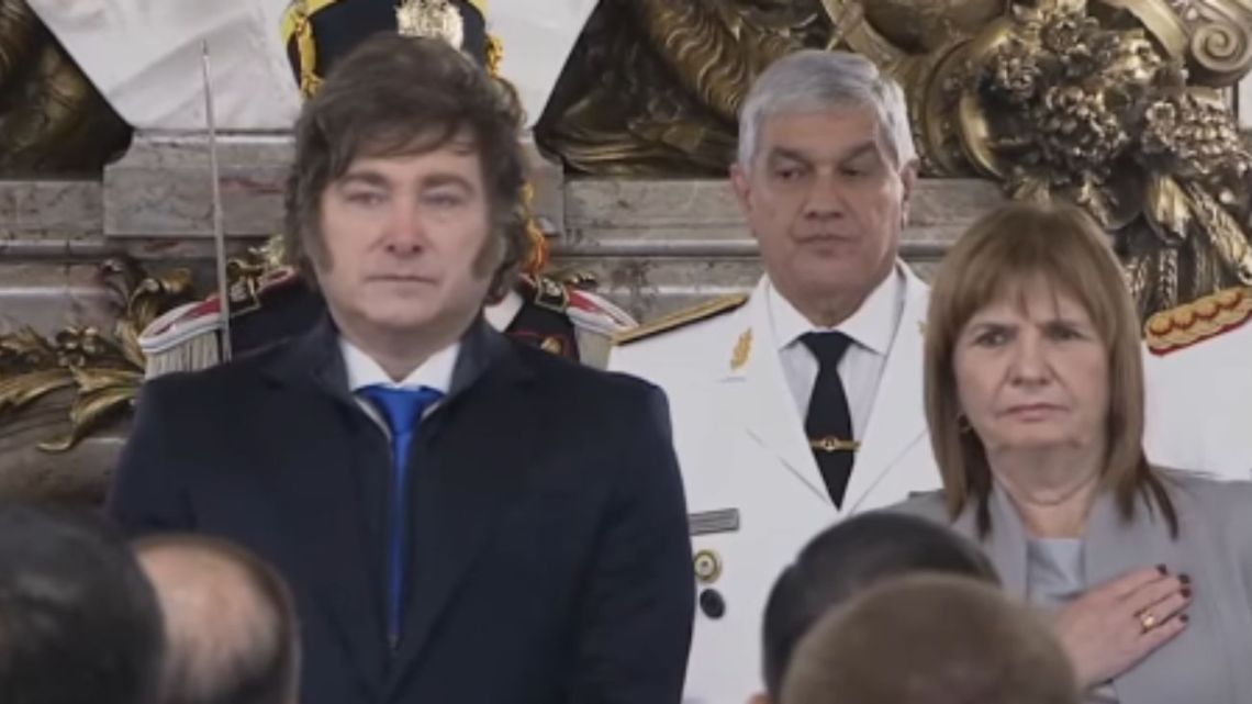 Patricia Bullrich se despide del Ministerio de Seguridad en ceremonia con Javier Milei