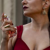 Azucena Ocampos, creadora de VAL-ROU presentándonos su nueva fragancia para ellas “La Passion”