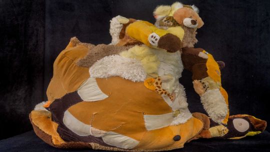 FRACTURA EXPUESTA Y SEGUIR LA CORRIENTE EN ARTHAUS 20251201