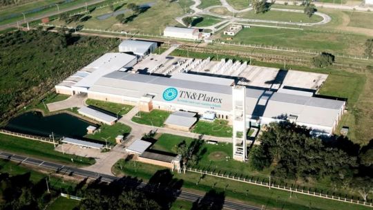 Tn Platex cerró un área en Corrientes, despidió a 20 trabajadores y denuncian “importaciones indiscriminadas” Tn Platex cerró un área en Corrientes, despidió a 20 trabajadores y denuncian “importaciones indiscriminadas”