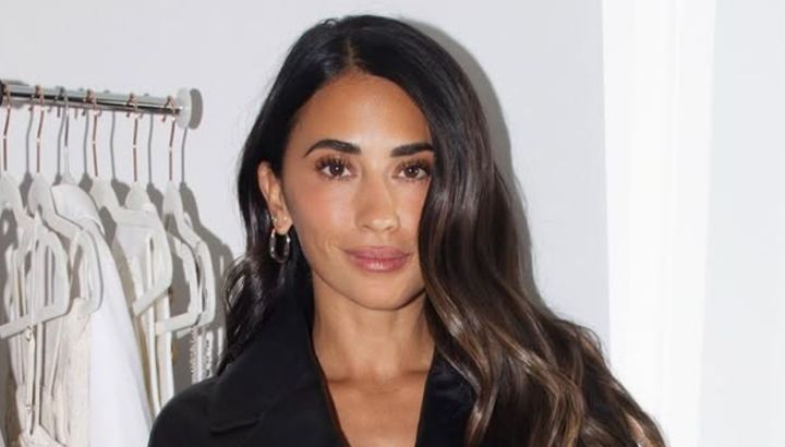 Antonela Roccuzzo le dio un giro a la tendencia y apostó por un wide leg XXL