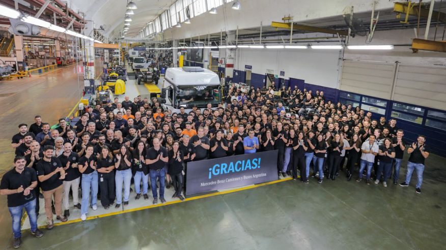 . Mercedes-Benz Camiones y Buses cerró las puertas de su planta en Virrey del Pino y comenzará a producir en el nuevo Centro Industrial Zárate.