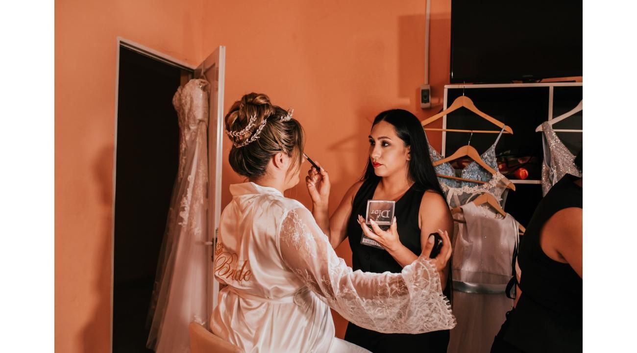 Qué tener en cuenta a la hora de elegir un maquillador para tu evento