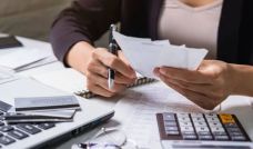 Informes del INDEC y la IETSE revelan que el uso de ahorros para gastos cotidianos se duplicó en dos décadas