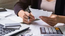 Informes del INDEC y la IETSE revelan que el uso de ahorros para gastos cotidianos se duplicó en dos décadas