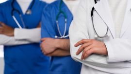 Día Internacional del Médico: por qué se celebra el 3 de diciembre y qué relación tiene con la fiebre amarilla