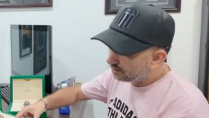 Ariel Vallejo, dueño de Sur Finanzas, compró un Rolex en Miami mientras usaba una gorra de Racing