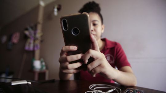 Australia prohibió las redes sociales a los menores de 16 años y podría incluir a LinkedIn.