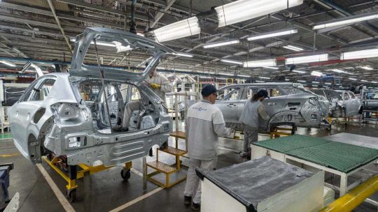 Stellantis paraliza su producción en El Palomar hasta marzo