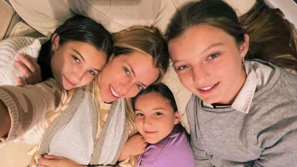 Nicole Neumann y sus hijas